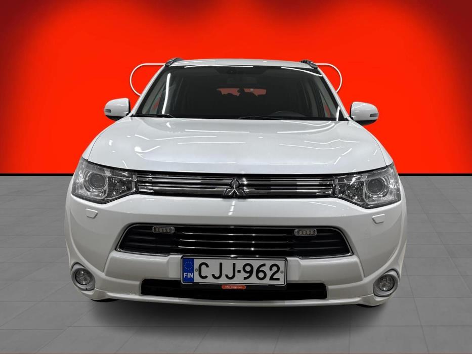 MITSUBISHI Outlander PHEV 2014