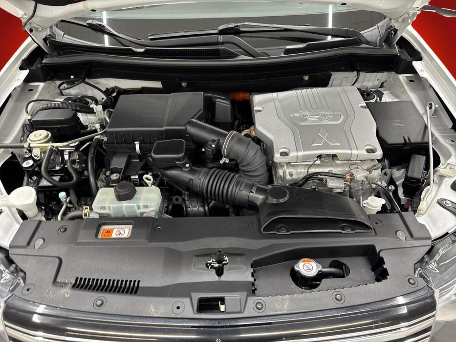 MITSUBISHI Outlander PHEV 2014