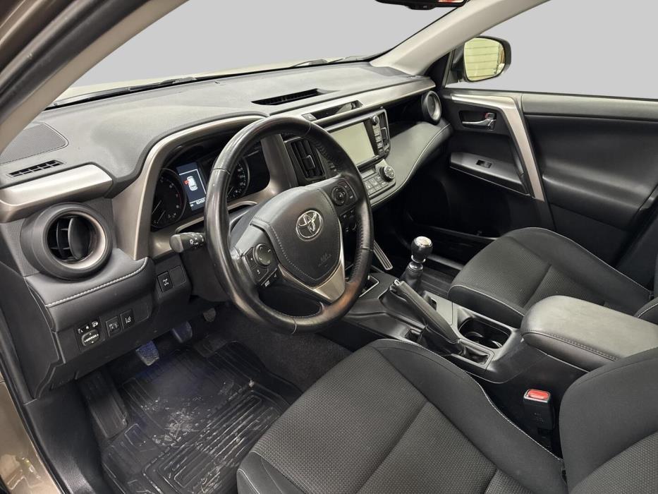 TOYOTA RAV4 2017