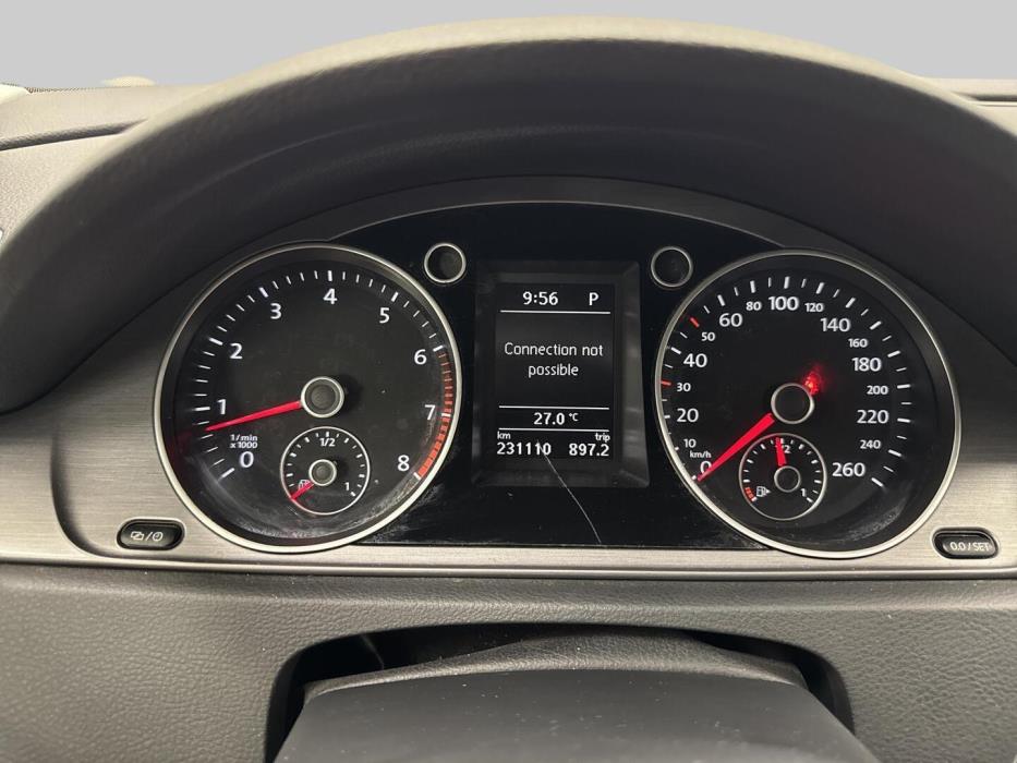 VOLKSWAGEN Passat 2012