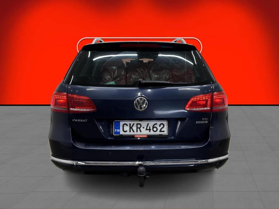 VOLKSWAGEN Passat 2012