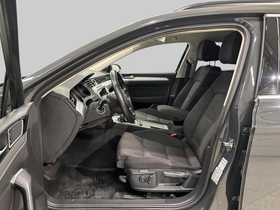 VOLKSWAGEN Passat 2017
