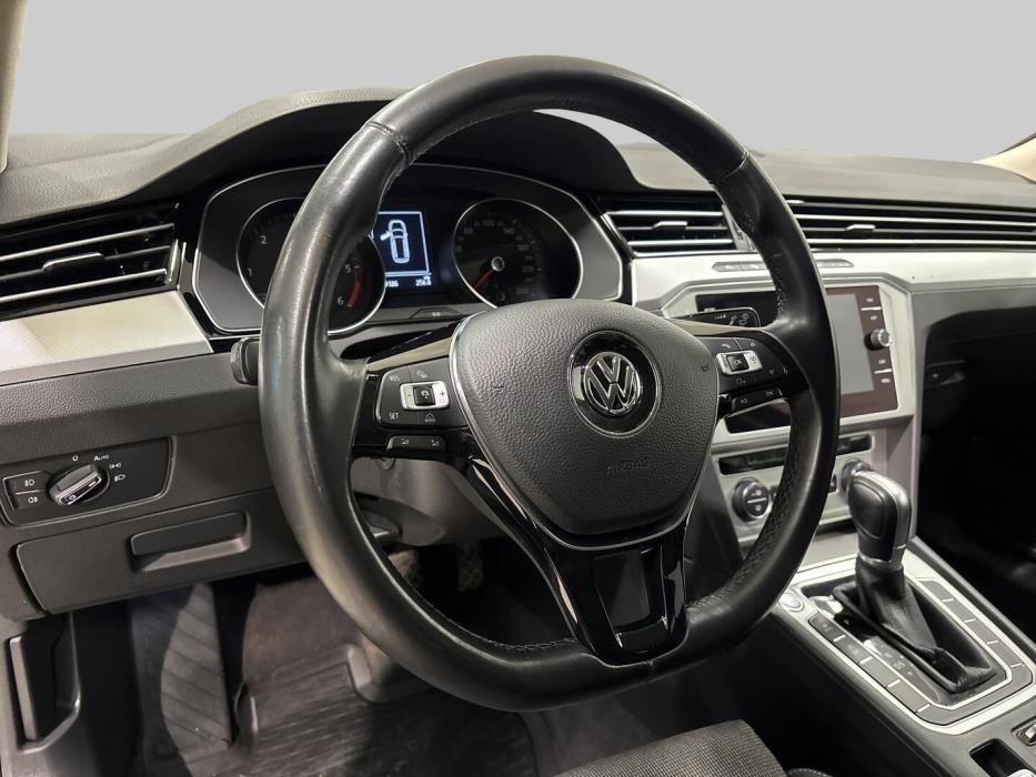 VOLKSWAGEN Passat 2017