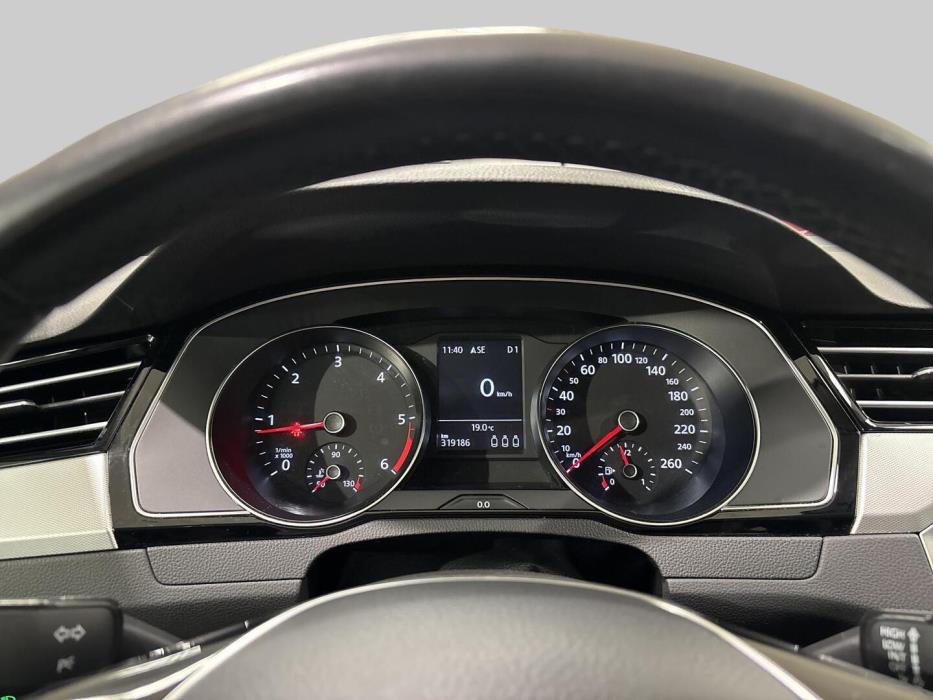 VOLKSWAGEN Passat 2017