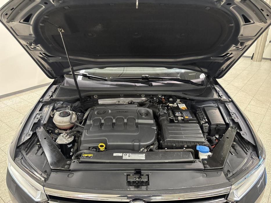 VOLKSWAGEN Passat 2017
