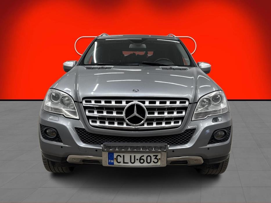 MERCEDES-BENZ ML 2011