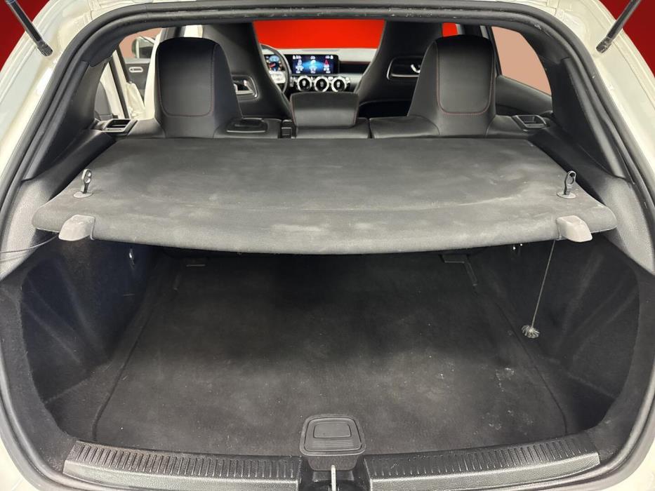 MERCEDES-BENZ A 2019