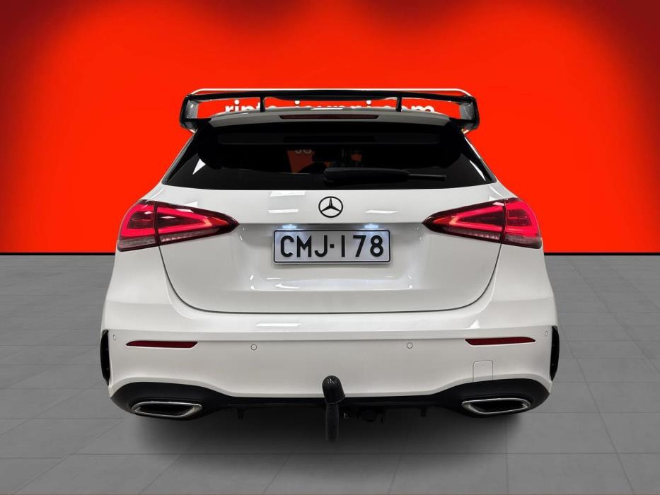 MERCEDES-BENZ A 2019