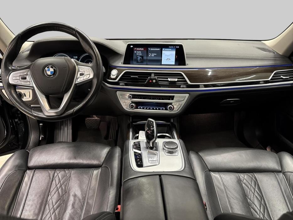 BMW 740 2017