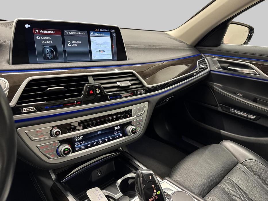 BMW 740 2017