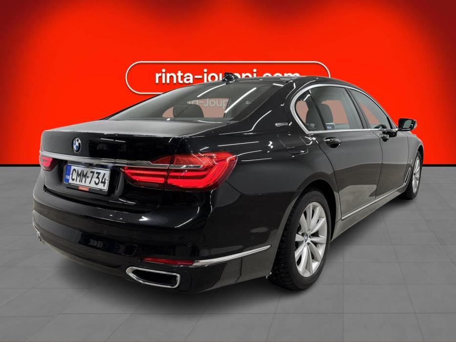 BMW 740 2017