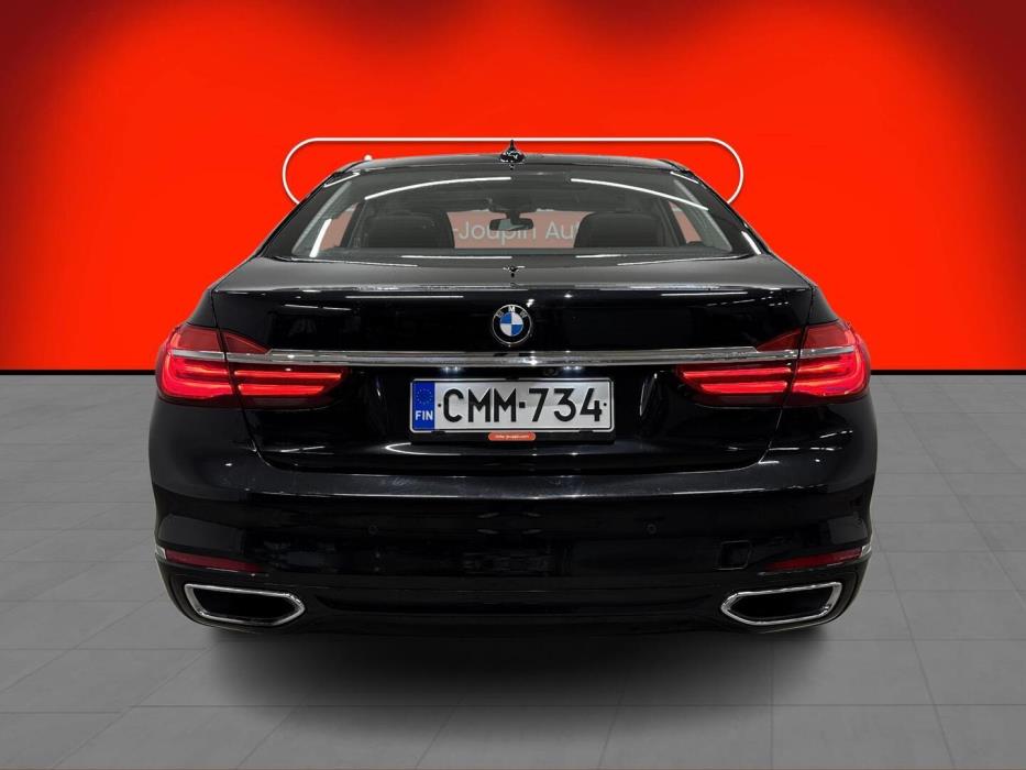 BMW 740 2017