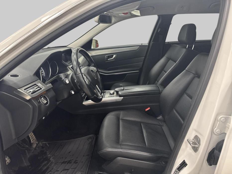 MERCEDES-BENZ E 2013
