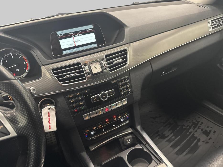 MERCEDES-BENZ E 2013