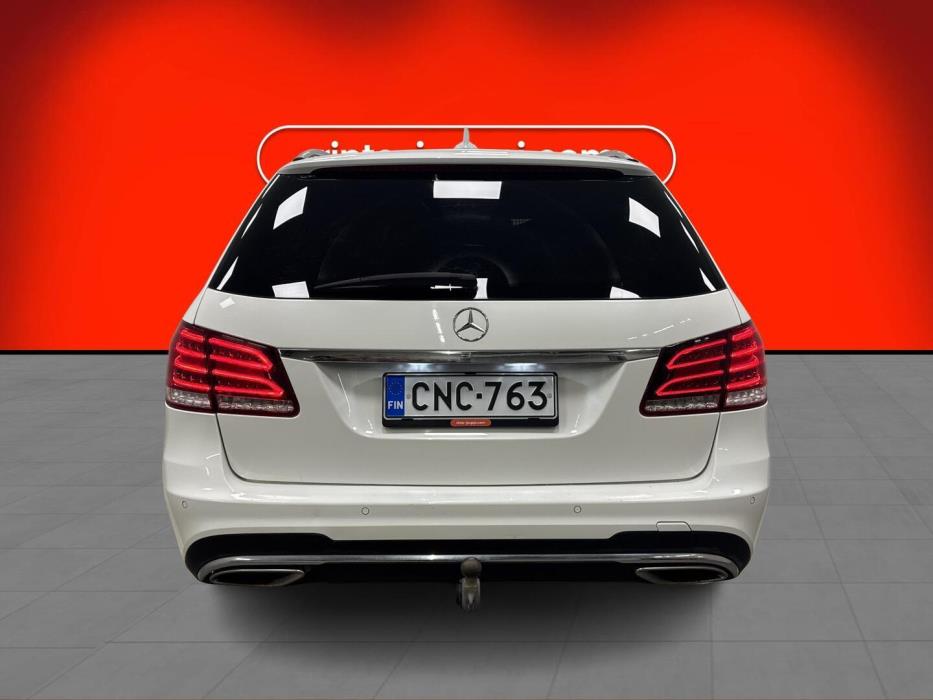 MERCEDES-BENZ E 2013