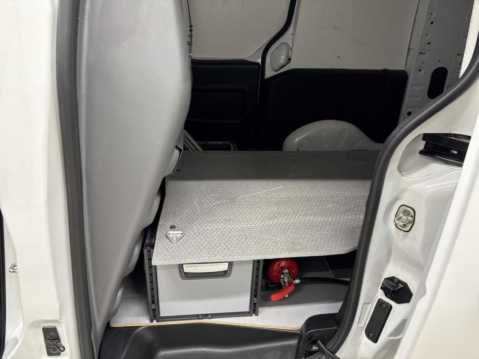 PEUGEOT Partner 2017