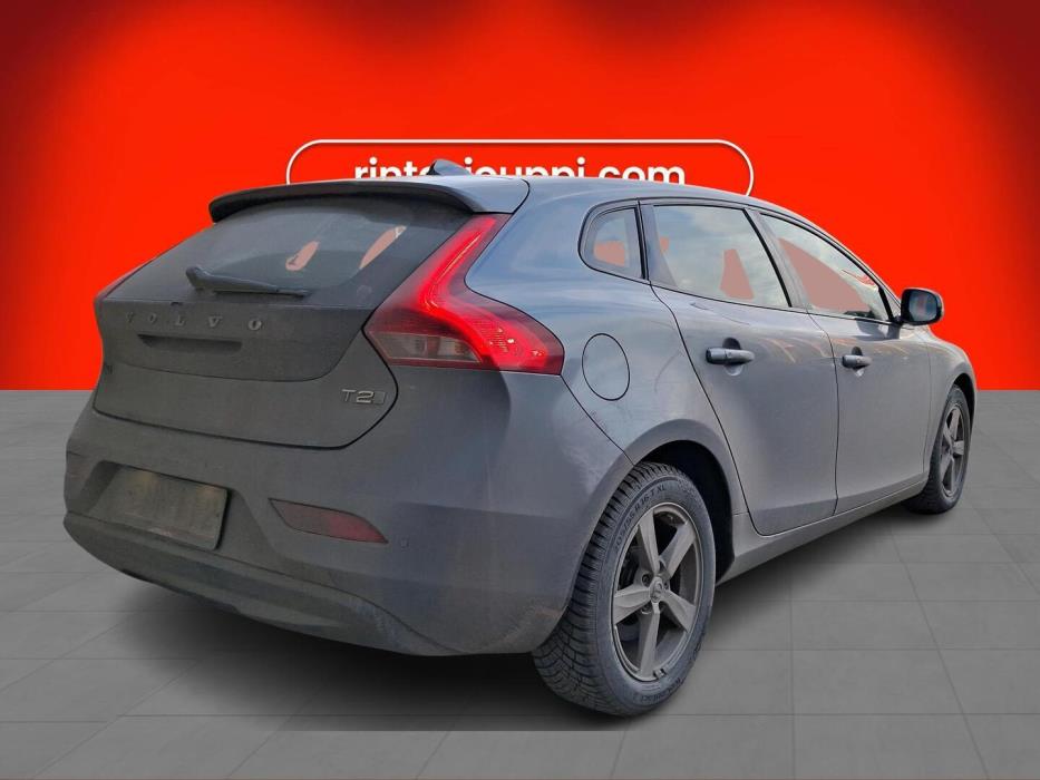 VOLVO V40 2019