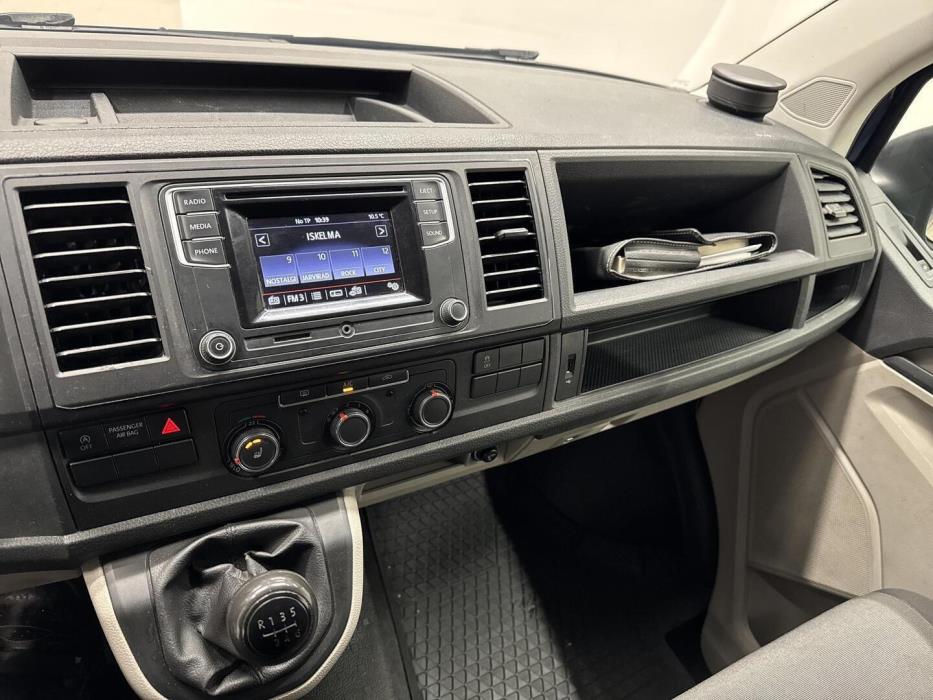 VOLKSWAGEN TRANSPORTER 2019