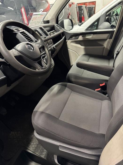 VOLKSWAGEN TRANSPORTER 2019