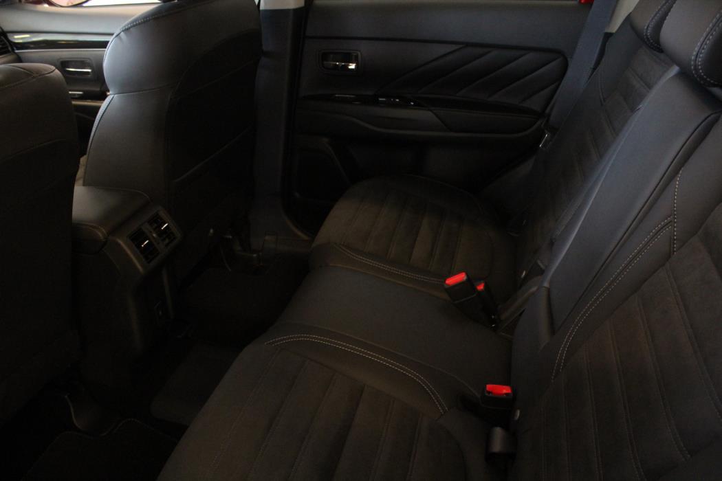 MITSUBISHI Outlander PHEV 2020