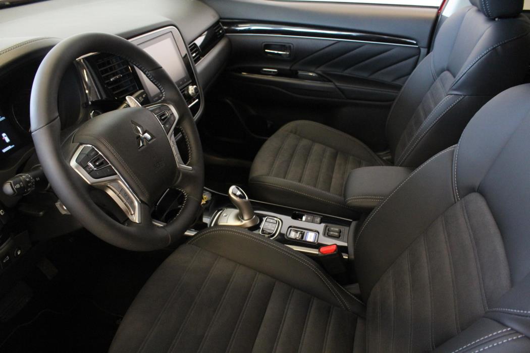 MITSUBISHI Outlander PHEV 2020