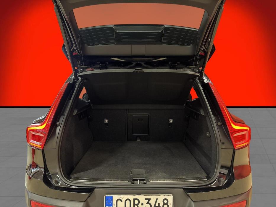 VOLVO XC40 2020