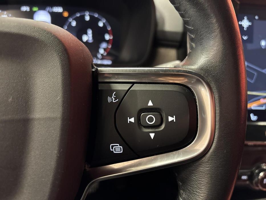 VOLVO XC40 2020