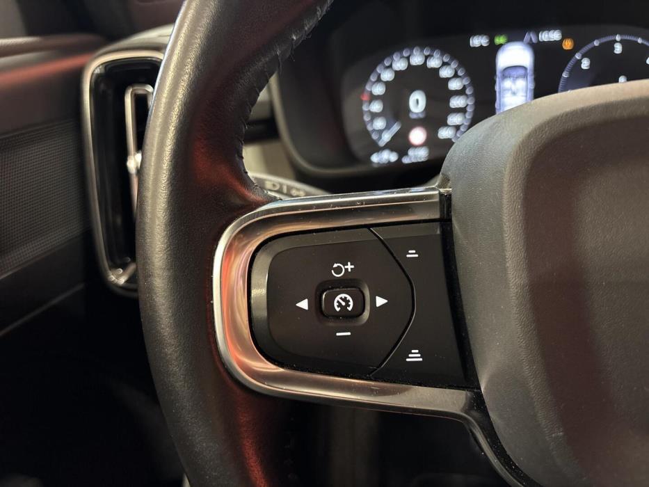 VOLVO XC40 2020