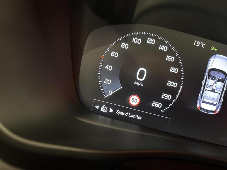 VOLVO XC40 2020