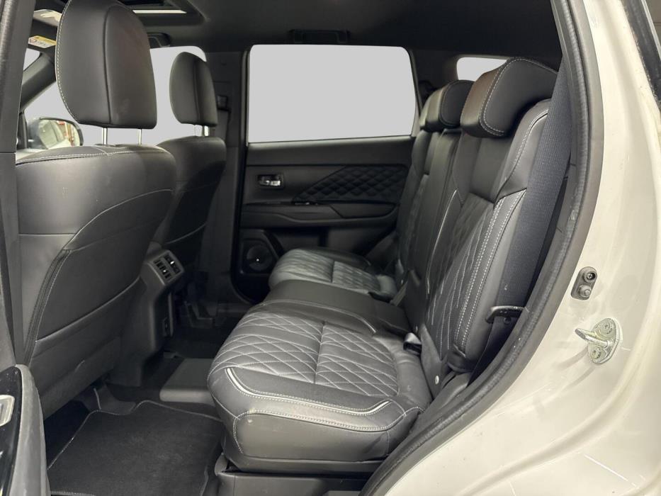 MITSUBISHI Outlander PHEV 2020