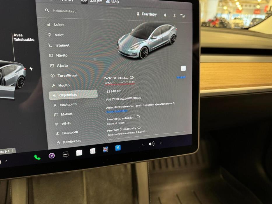 TESLA Model 3 2021
