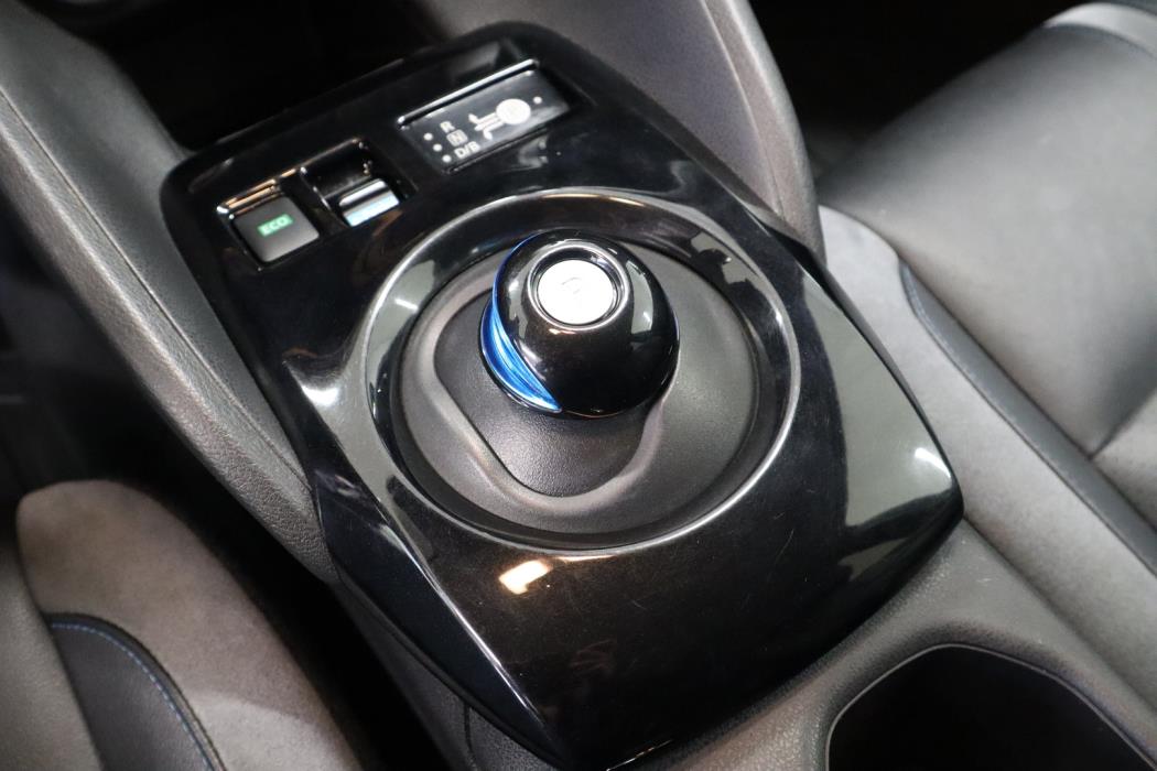 NISSAN LEAF 2018