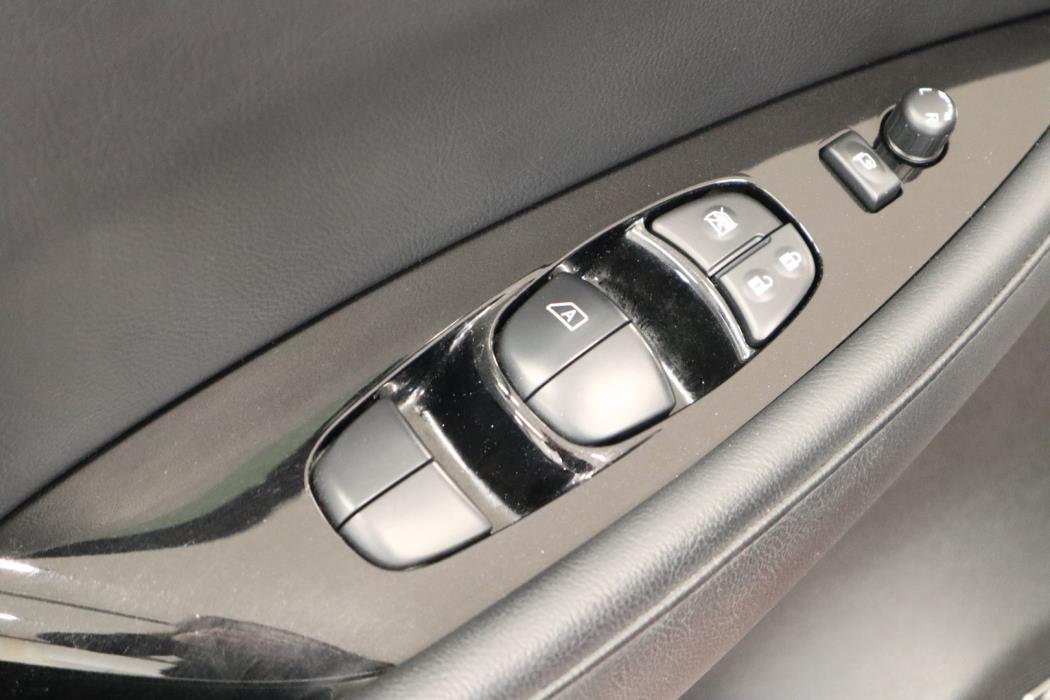 NISSAN LEAF 2018