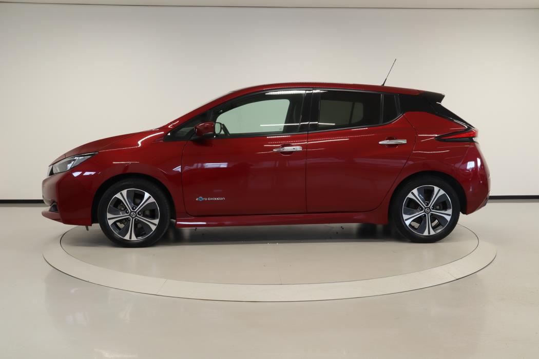NISSAN LEAF 2018