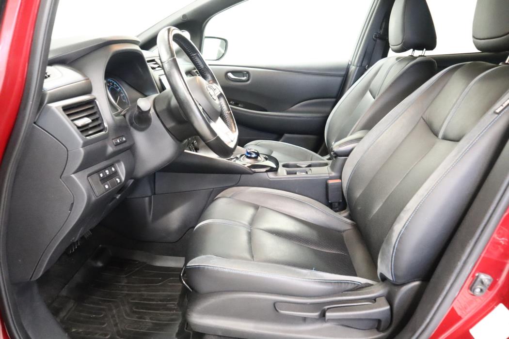 NISSAN LEAF 2018