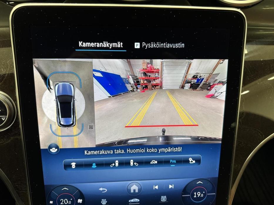 MERCEDES-BENZ GLC 2023