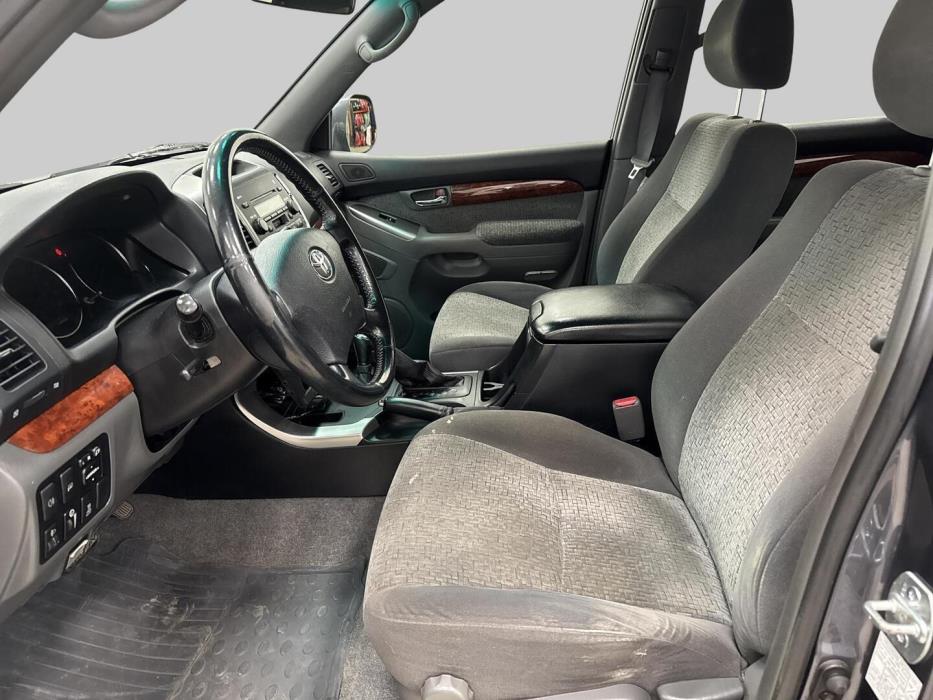 TOYOTA Land Cruiser 2005
