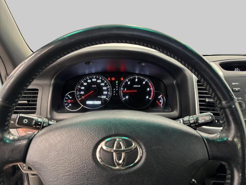 TOYOTA Land Cruiser 2005