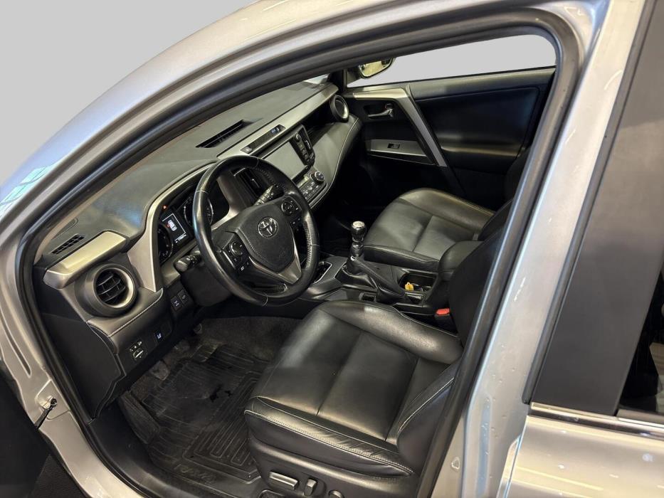 TOYOTA RAV4 2017