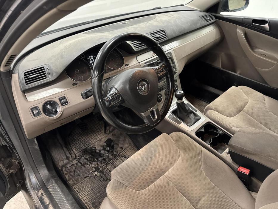 VOLKSWAGEN PASSAT 2009