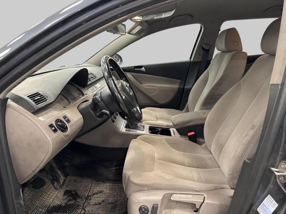 VOLKSWAGEN PASSAT 2009