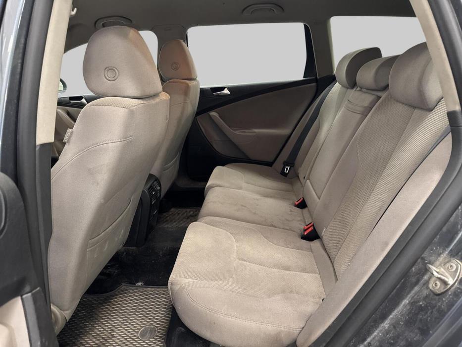 VOLKSWAGEN PASSAT 2009