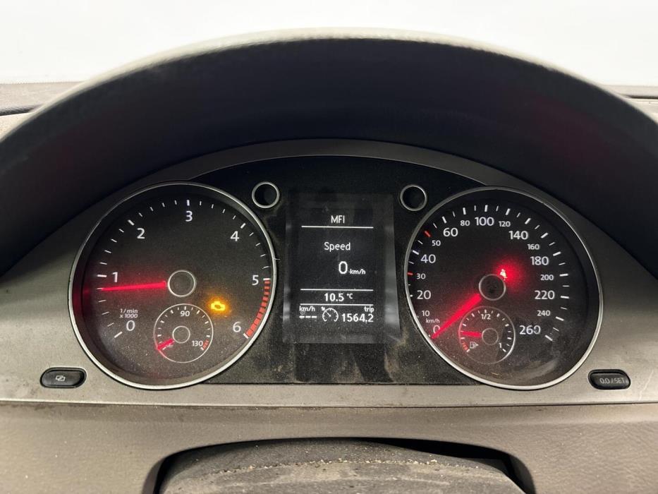 VOLKSWAGEN PASSAT 2009