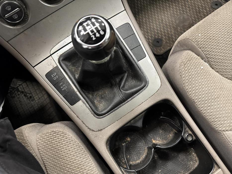 VOLKSWAGEN PASSAT 2009