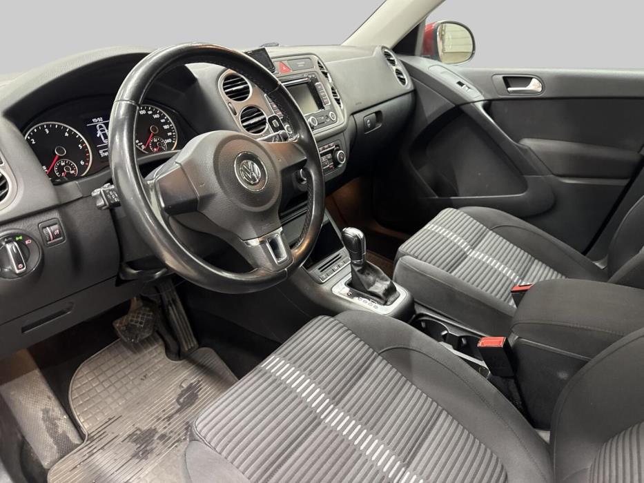 VOLKSWAGEN Tiguan 2011
