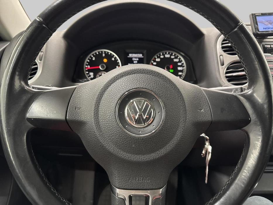 VOLKSWAGEN Tiguan 2011