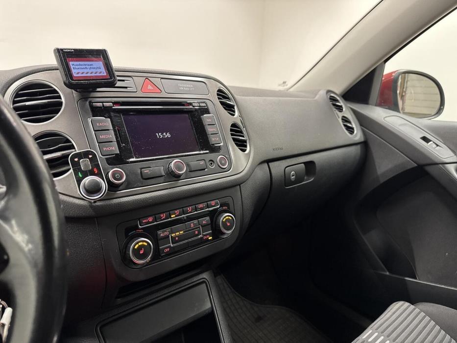 VOLKSWAGEN Tiguan 2011