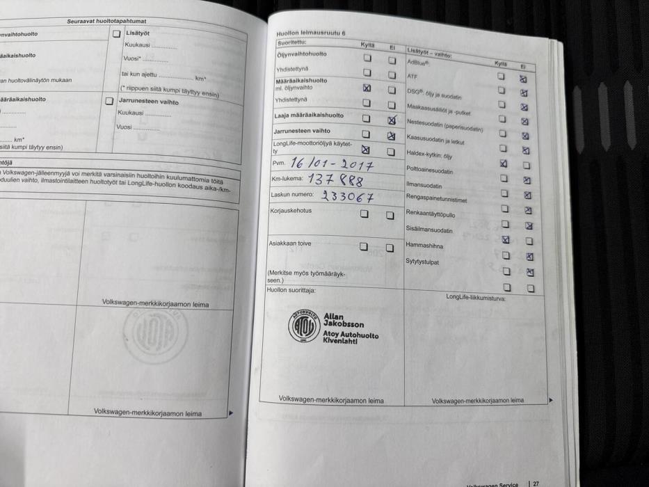 VOLKSWAGEN Tiguan 2011