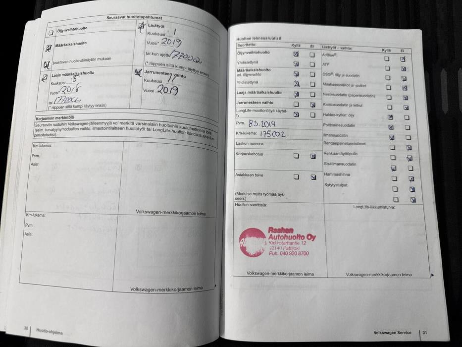 VOLKSWAGEN Tiguan 2011