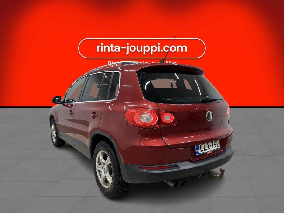 VOLKSWAGEN Tiguan 2011